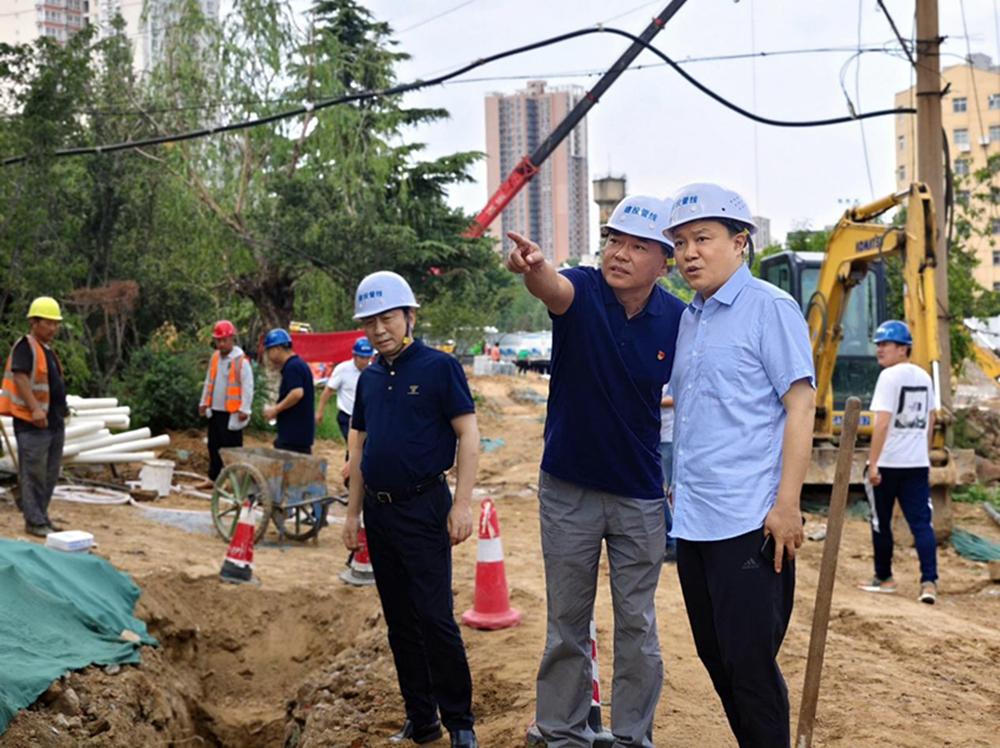 郑州市建设投资集团有限公司副总经理张岩到郑州建投通讯管线有限公司开展安全生产检查